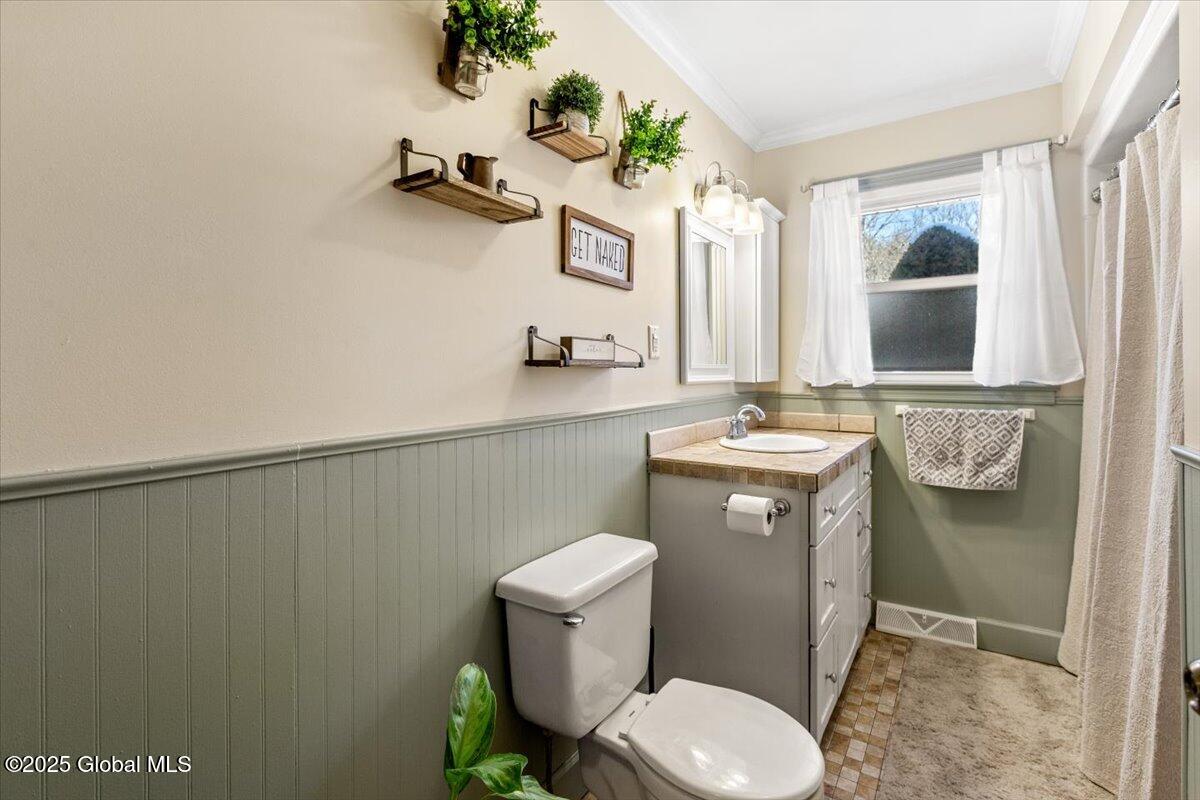 264 Starr Road Coeymans, NY 12143 - Photo 19 of 33 19-Bathroom