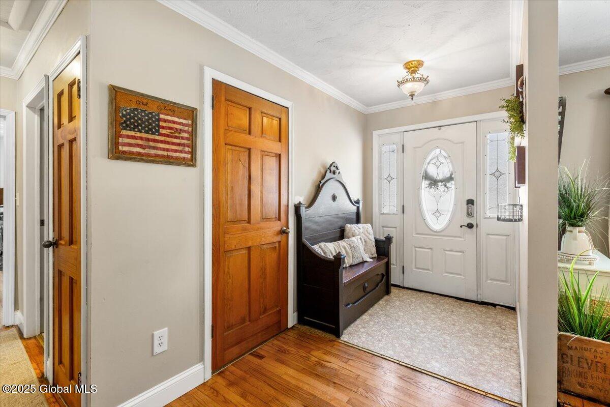 264 Starr Road Coeymans, NY 12143 - Photo 4 of 33 04-Foyer