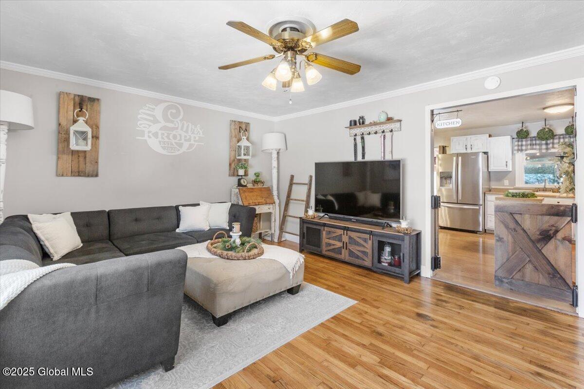 264 Starr Road Coeymans, NY 12143 - Photo 7 of 33 07-Living Room