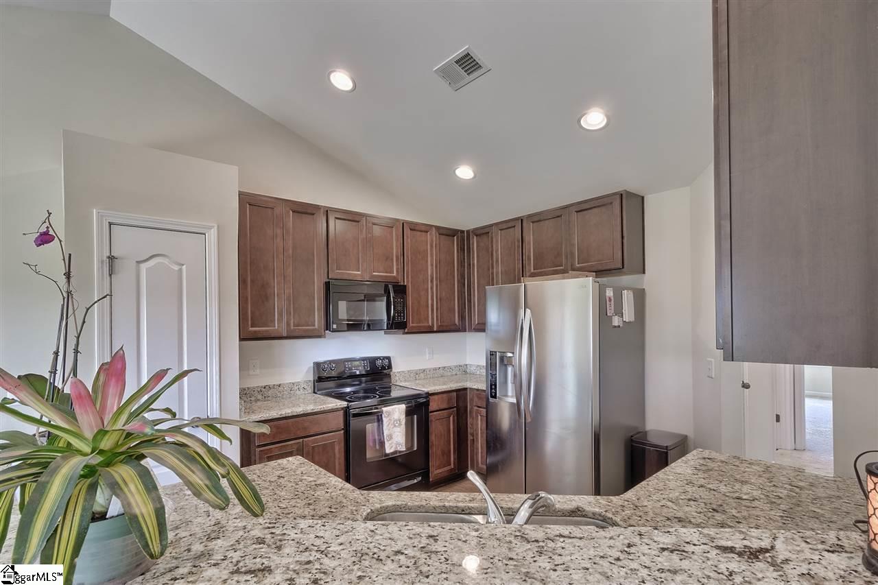 408 Basalt Court Easley, SC 29642 - Photo 12 of 36 Gallery Image 12