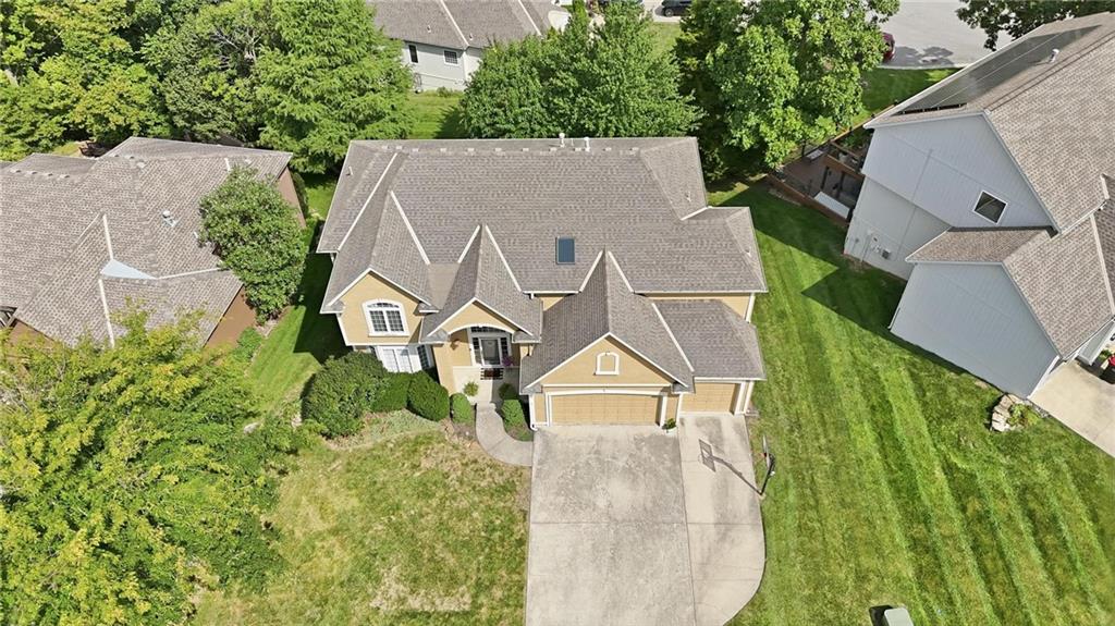 172 Northeast Hidden Ridge Lane Lee's Summit, MO 64064 - Photo 80 of 83 Gallery Image 80