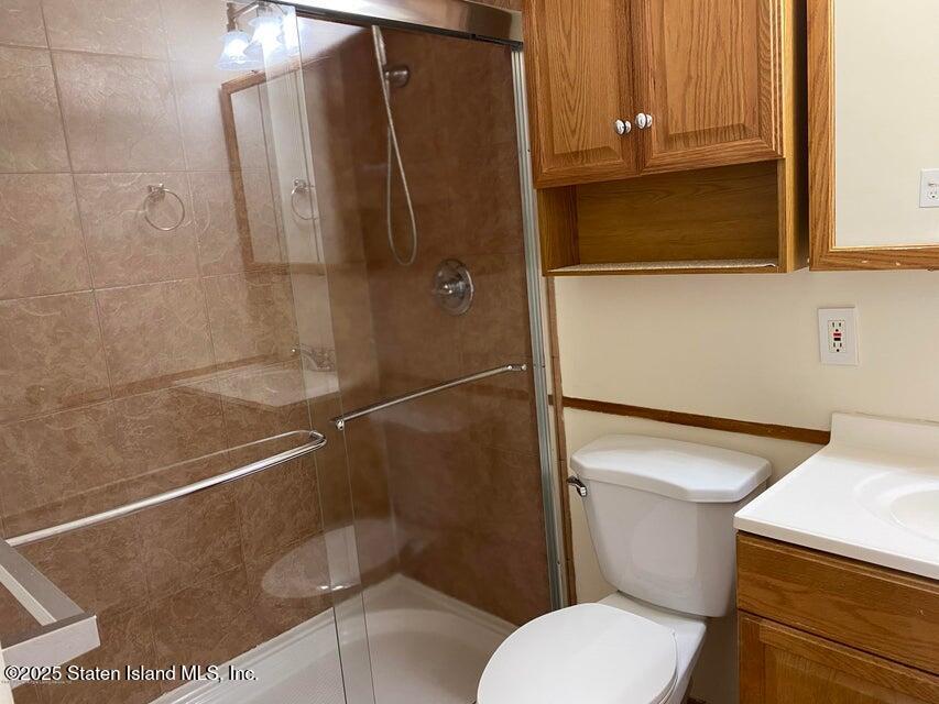 459 Riga Street Staten Island, NY 10306 - Photo 19 of 19 459 Riga Apt Bath