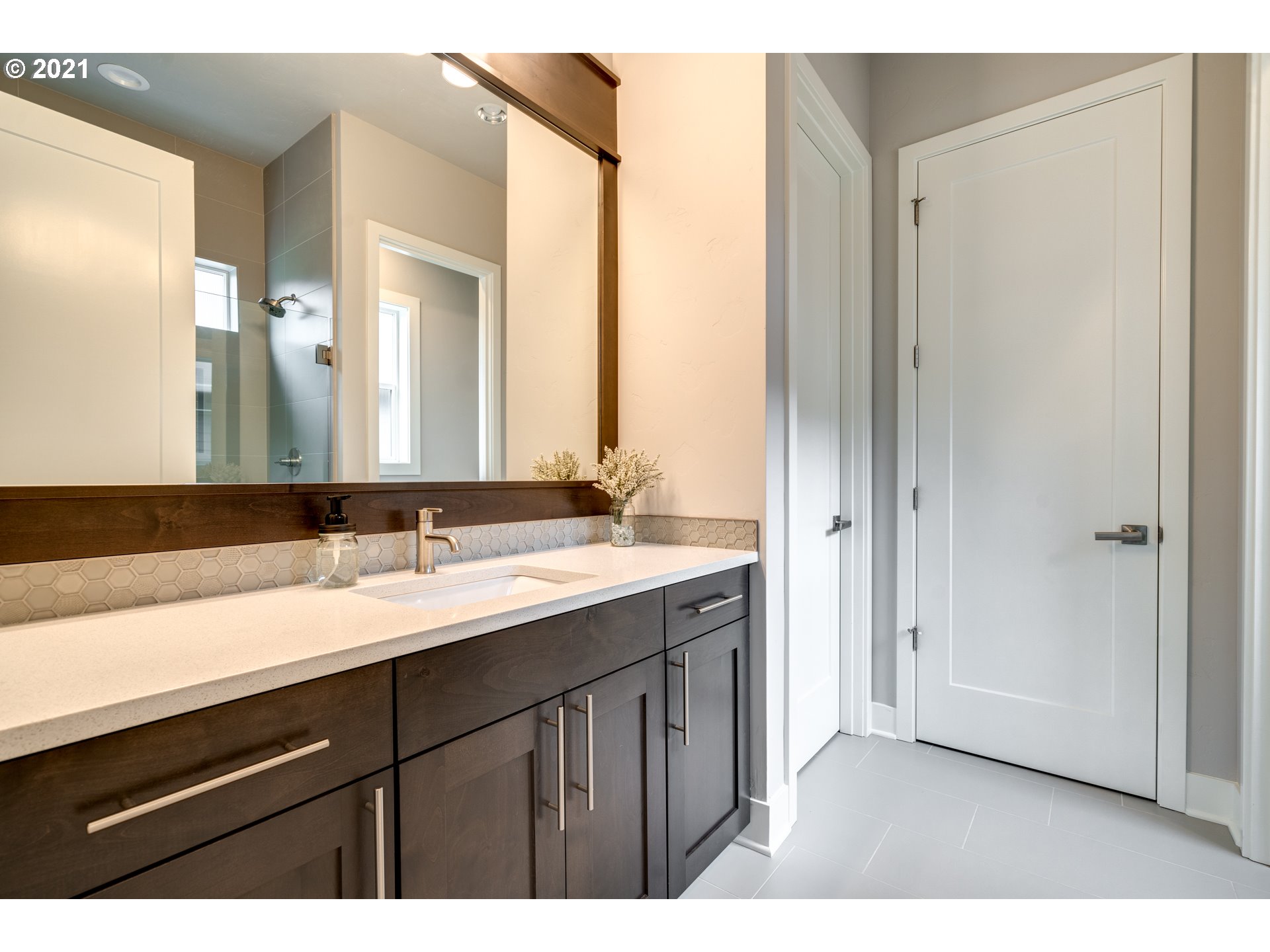 5783 Northwest Hood Loop Camas, WA 98607 - Photo 16 of 32 Gallery Image 16
