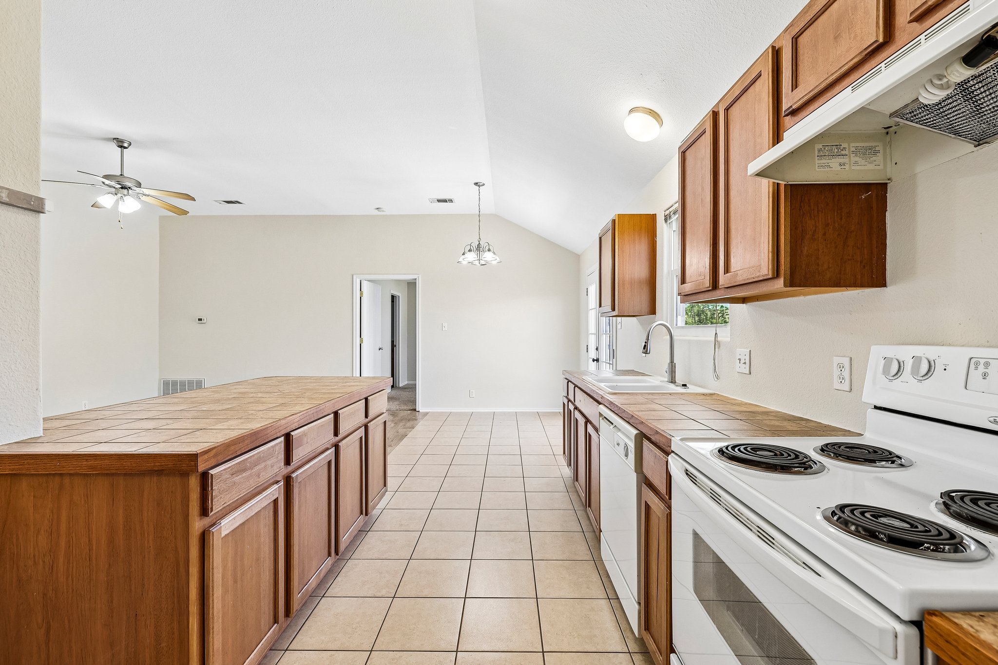 224 Copper Lane Jarrell, TX 76537 - Photo 15 of 34 Gallery Image 15