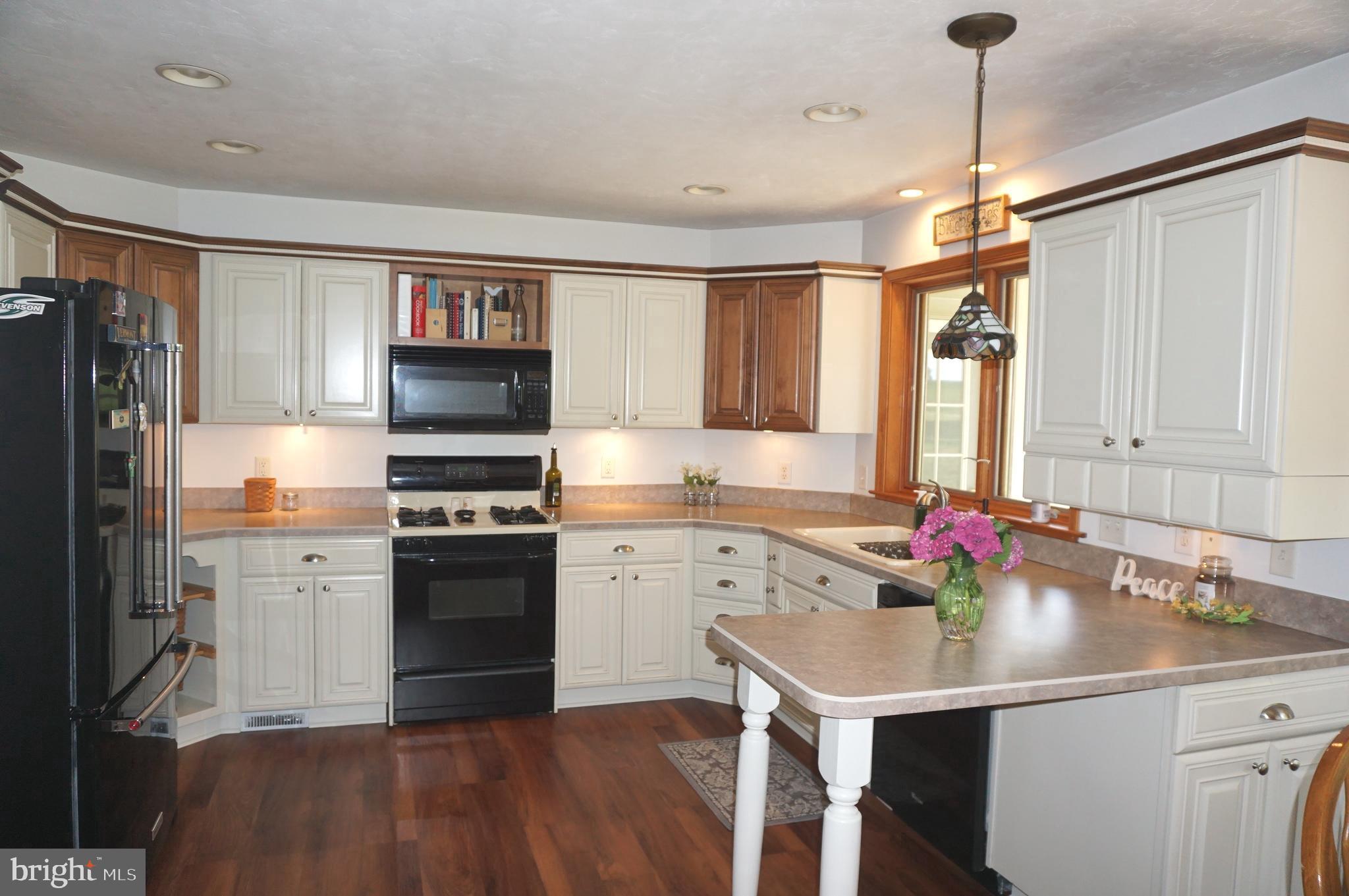 2918 Ridings Way York, PA 17408 - Photo 2 of 31 Gallery Image 2