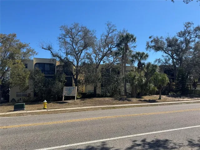 $189,999 | 11485 Oakhurst Road, Unit 211, Largo, FL 33774