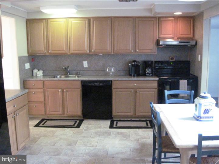 172 Pearl Croft Road Cherry Hill, NJ 08034 - Photo 2 of 25 Kitchen