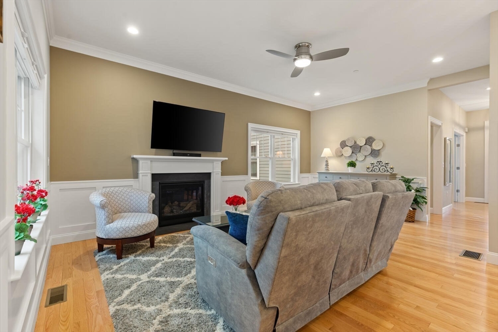 10 Canter Brook Lane, Unit 10 Hamilton, MA 01982 - Photo 9 of 38