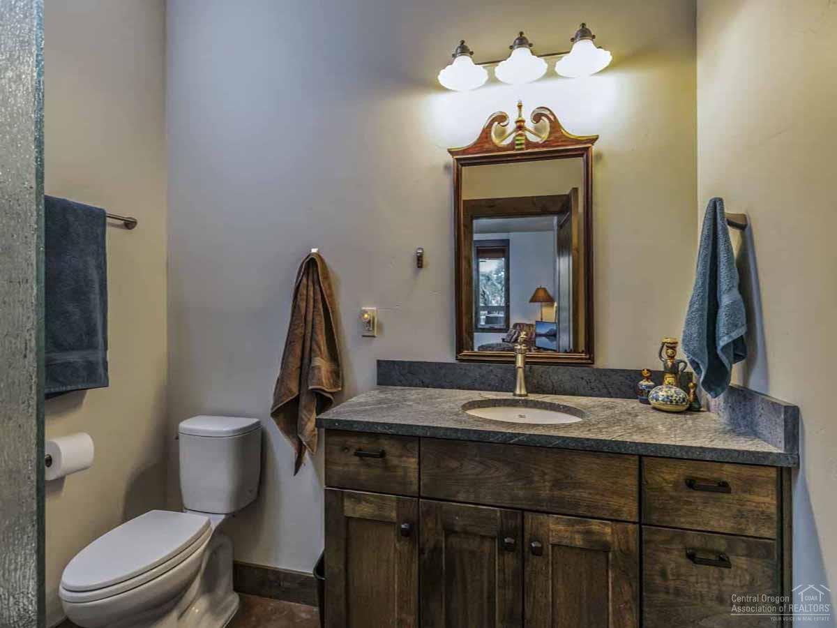 18560 Plainview Road Bend, OR 97703 - Photo 8 of 24 Additional Photo