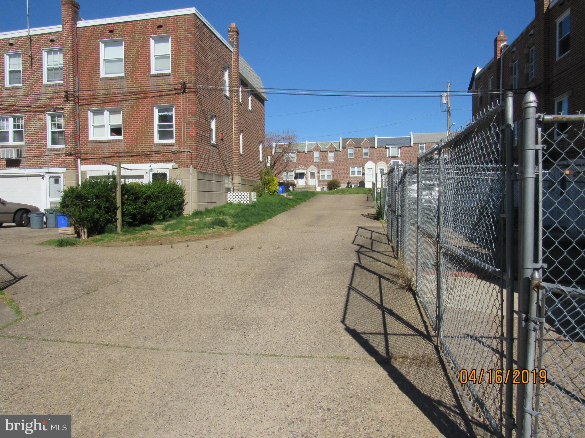 3016 Willits Road Philadelphia, PA 19136 - Photo 19 of 19 Rear driveway