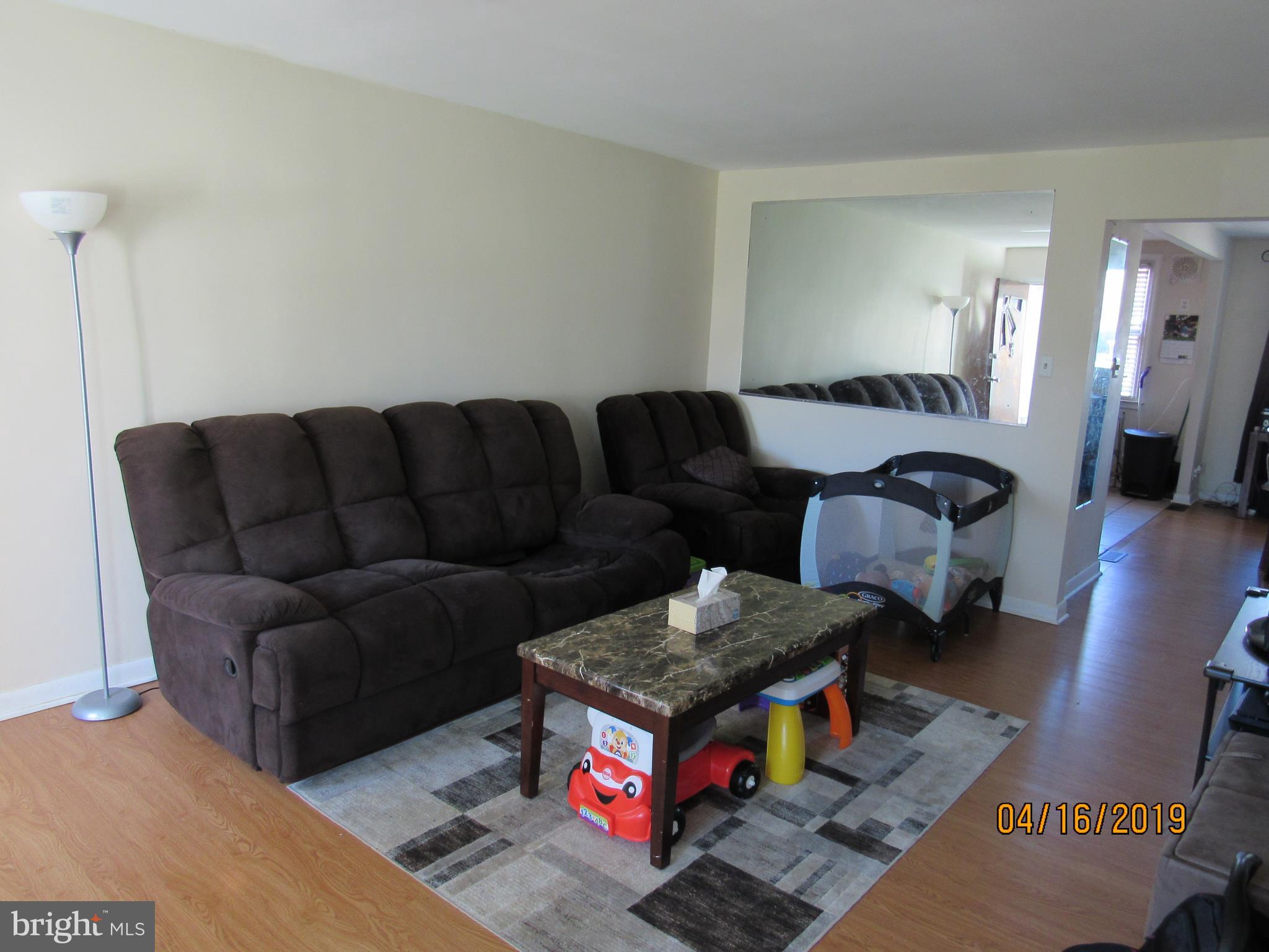 3016 Willits Road Philadelphia, PA 19136 - Photo 6 of 19 Living Room