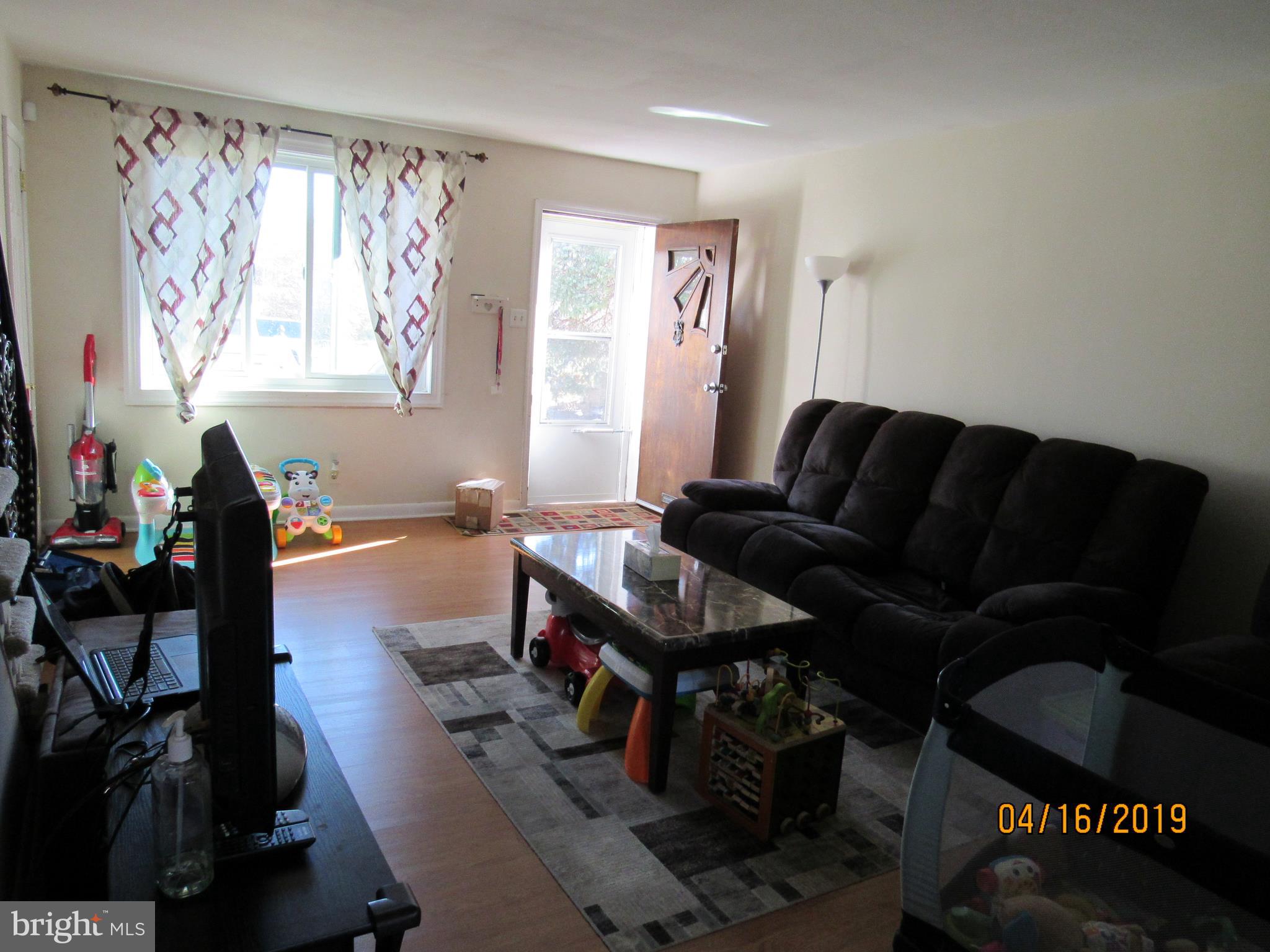 3016 Willits Road Philadelphia, PA 19136 - Photo 7 of 19 Living Room
