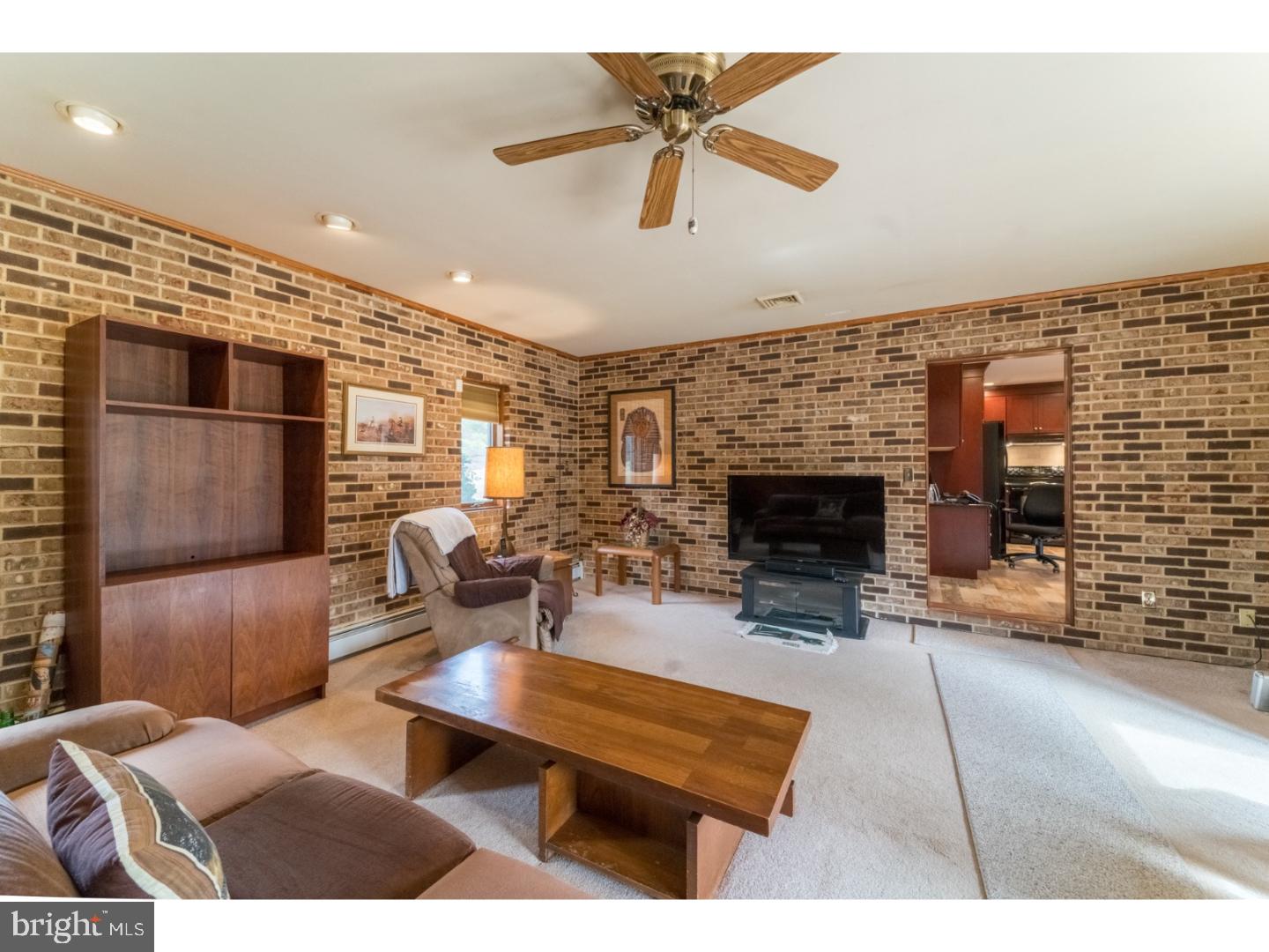 1275 Fennel Road Pennsburg, PA 18073 - Photo 7 of 25 Living Room