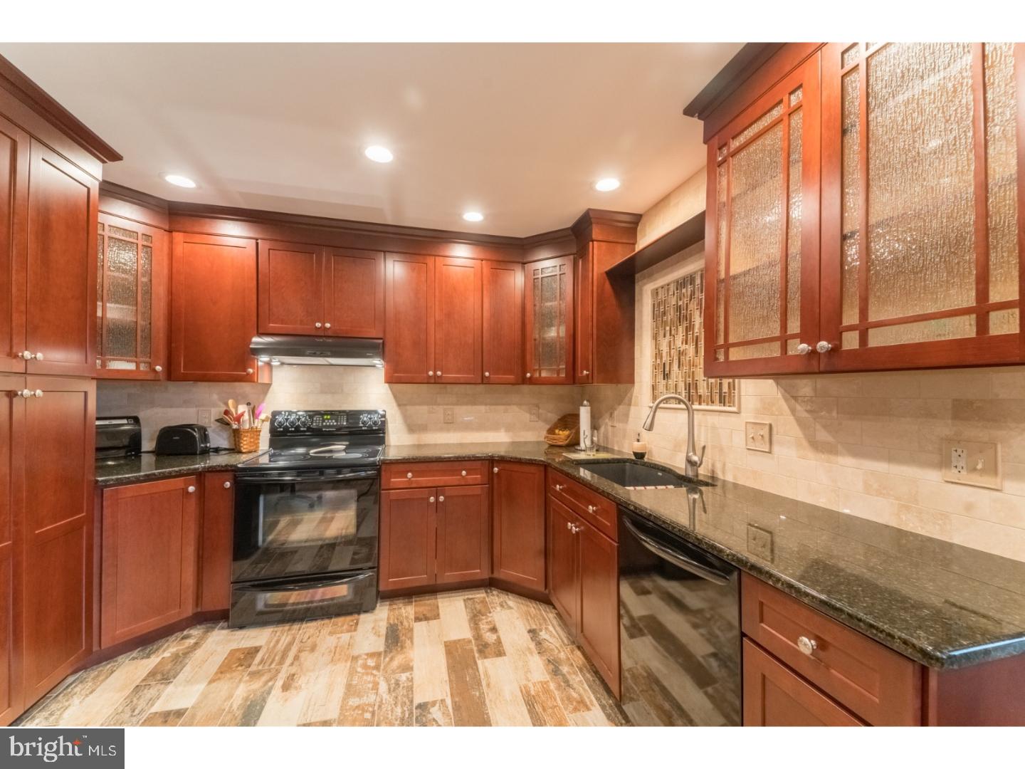 1275 Fennel Road Pennsburg, PA 18073 - Photo 9 of 25 Kitchen