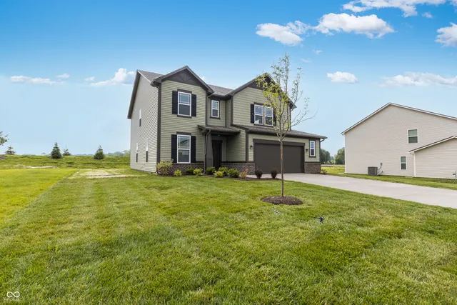$379,999 | 349 North Post Oak Drive, Mooresville, IN 46158
