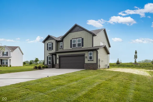$379,999 | 349 North Post Oak Drive, Mooresville, IN 46158