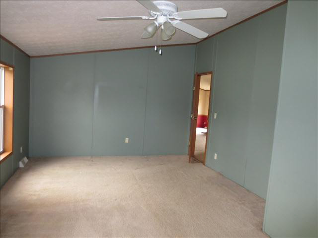10660 Townsend Road Milan, MI 48160 - Photo 8 of 10 20354207-7.JPG