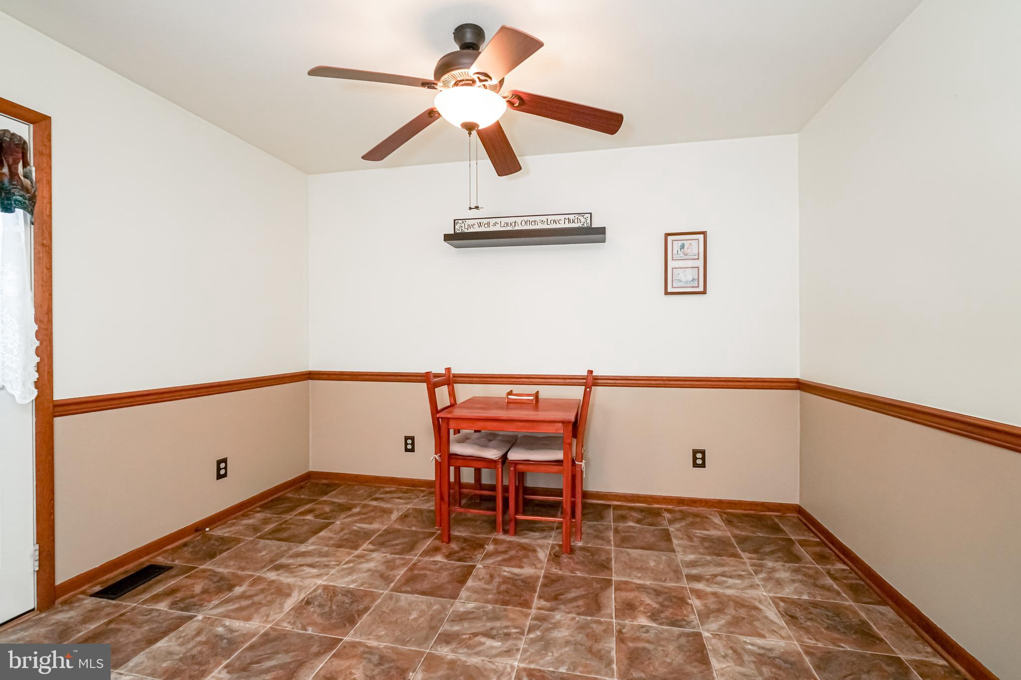 20 Riverview Court Elkton, MD 21921 - Photo 10 of 19 Large eating area in kitchen.