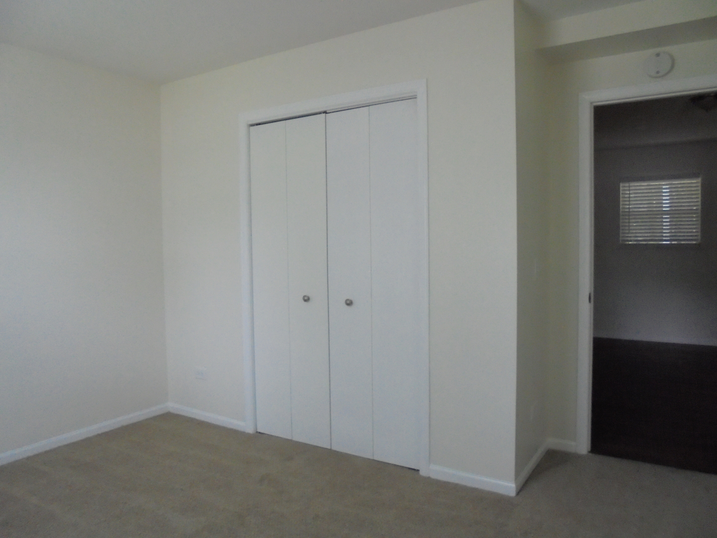 660 West Nippersink Road Round Lake, IL 60073 - Photo 15 of 24 a view of an empty room
