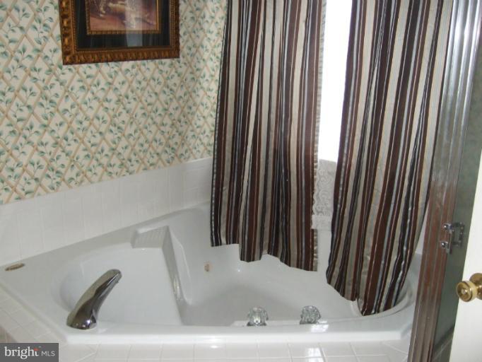 2761 Summers Ridge Drive Odenton, MD 21113 - Photo 19 of 21 Bath (Master)