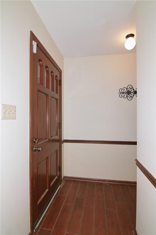 2044 Woodcrest Road Indianapolis, IN 46227 - Photo 2 of 36 Gallery Image 2