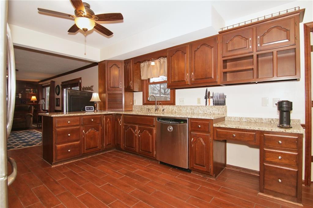 2044 Woodcrest Road Indianapolis, IN 46227 - Photo 11 of 36 Gallery Image 11
