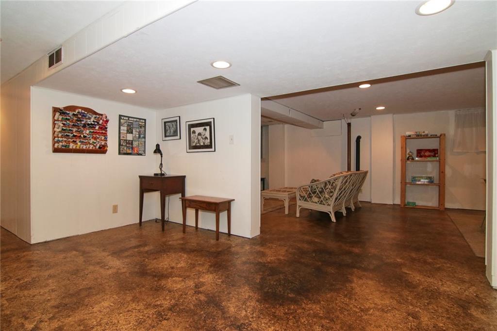 2044 Woodcrest Road Indianapolis, IN 46227 - Photo 22 of 36 Gallery Image 22