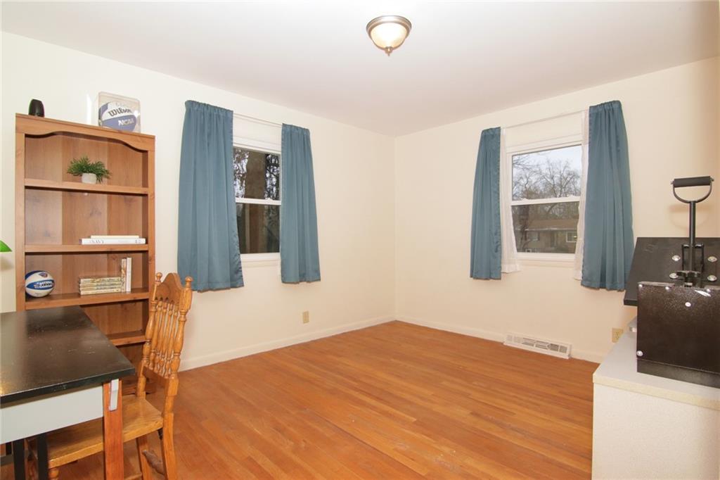2044 Woodcrest Road Indianapolis, IN 46227 - Photo 28 of 36 Gallery Image 28