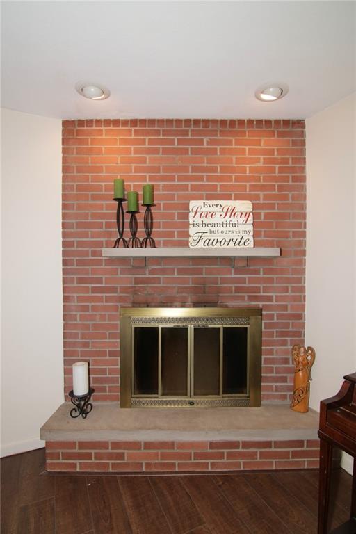 2044 Woodcrest Road Indianapolis, IN 46227 - Photo 6 of 36 Gallery Image 6