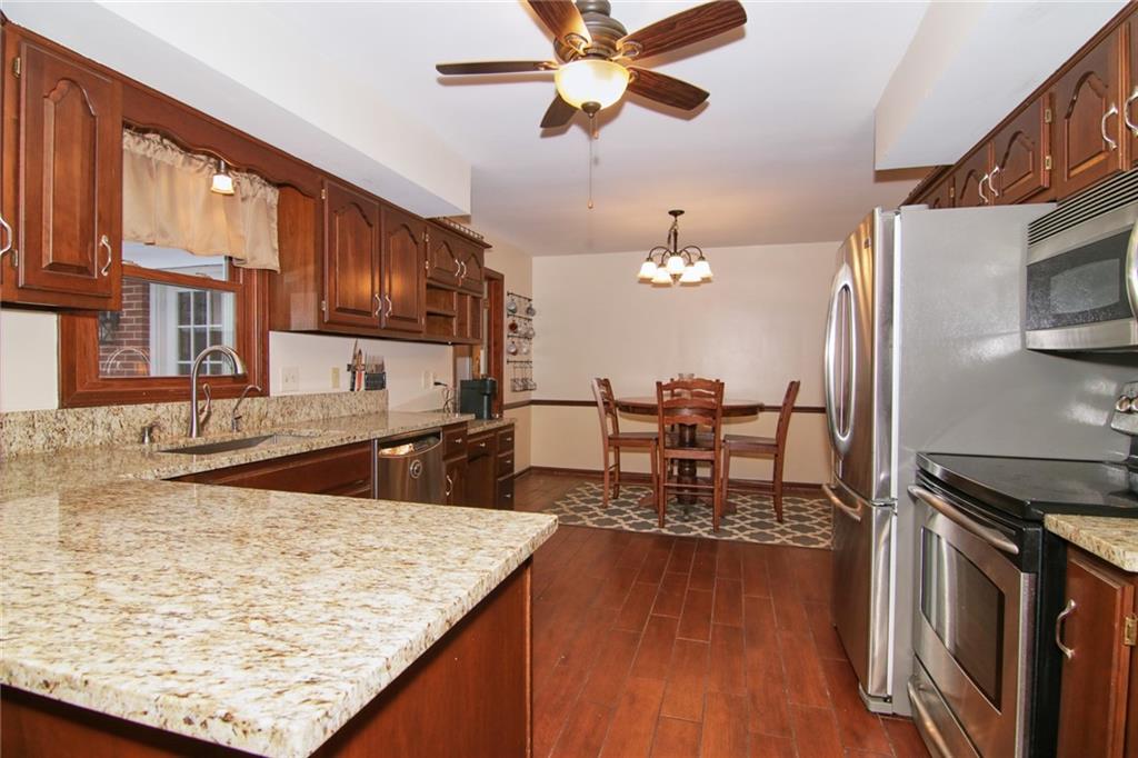 2044 Woodcrest Road Indianapolis, IN 46227 - Photo 9 of 36 Gallery Image 9