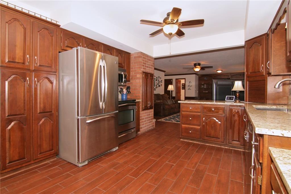 2044 Woodcrest Road Indianapolis, IN 46227 - Photo 10 of 36 Gallery Image 10