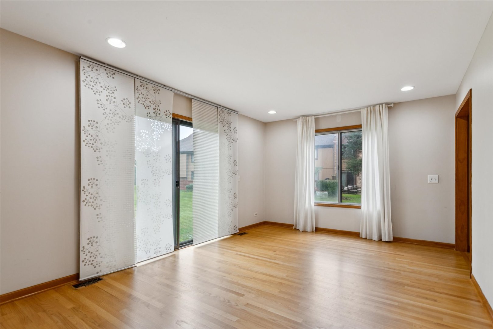 1410 Fairfax Lane Buffalo Grove, IL 60089 - Photo 12 of 32