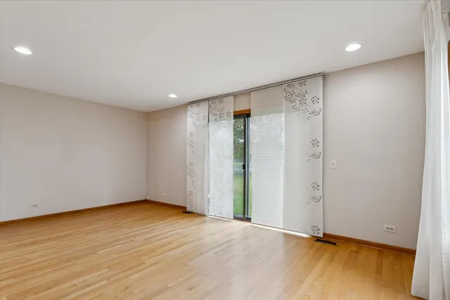 $3,000 | 1410 Fairfax Lane, Buffalo Grove, IL 60089