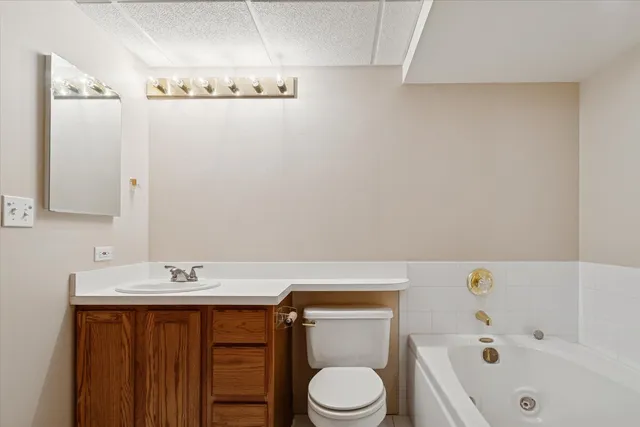 $3,000 | 1410 Fairfax Lane, Buffalo Grove, IL 60089