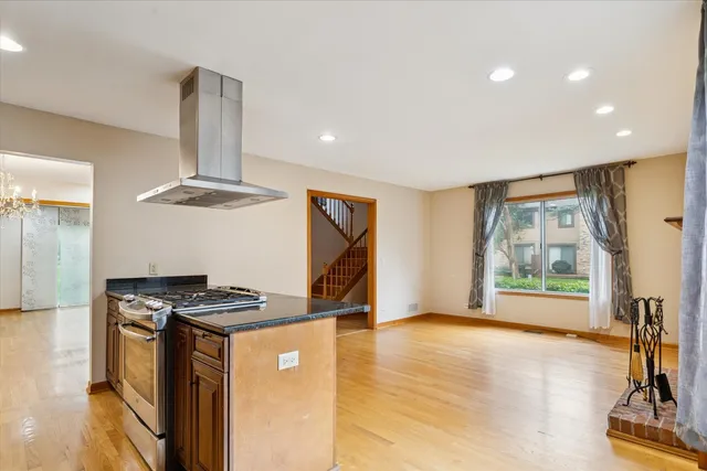 $3,000 | 1410 Fairfax Lane, Buffalo Grove, IL 60089