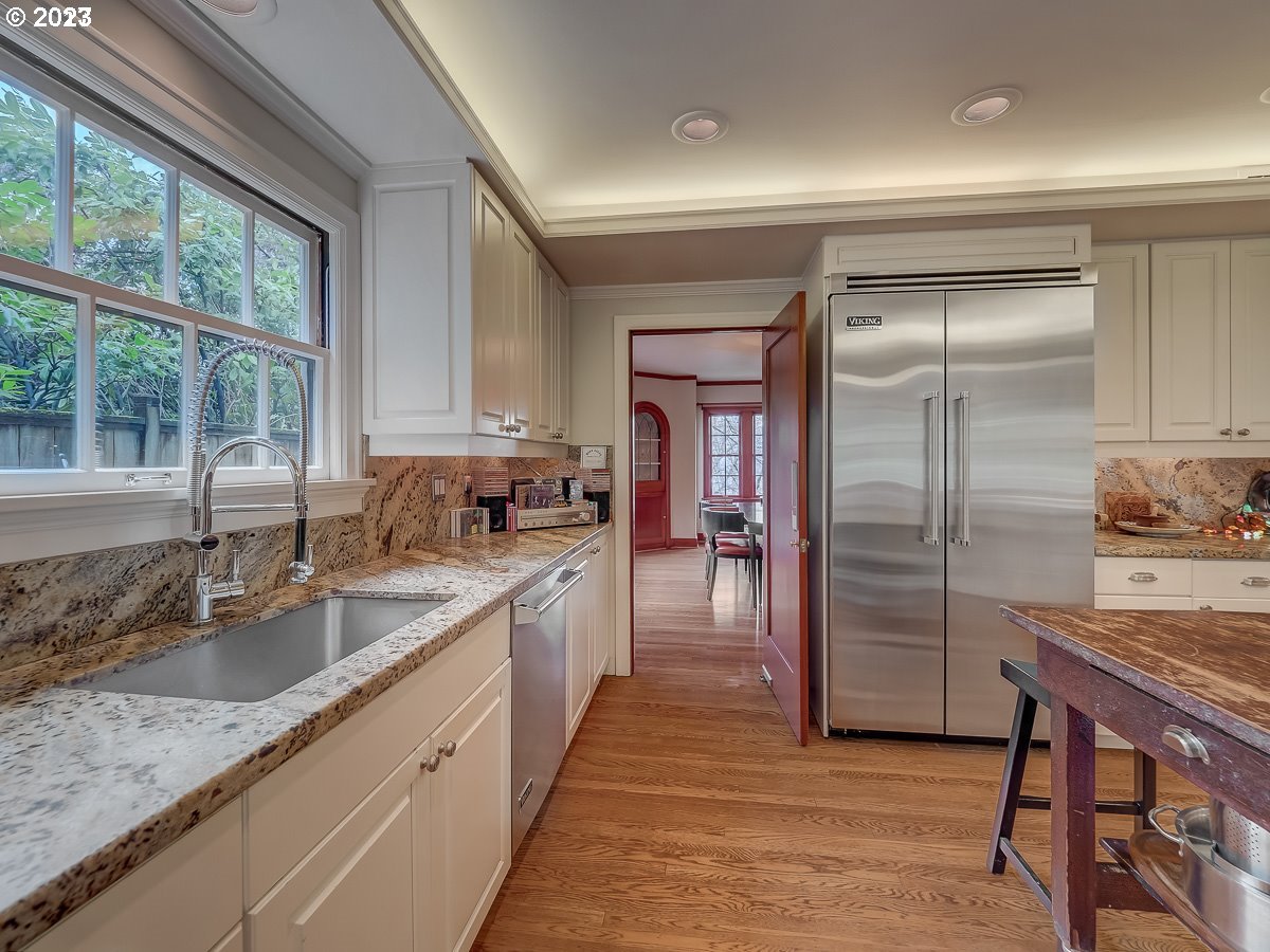2896 Northwest Westover Road Portland, OR 97210 - Photo 15 of 34 Gallery Image 15