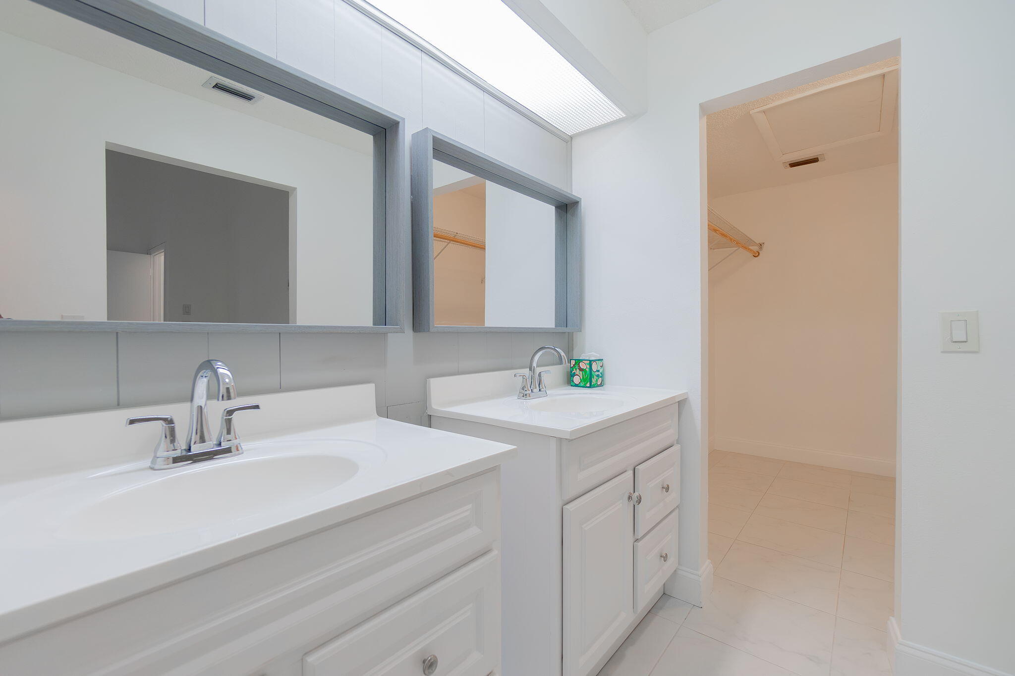 6090 Aloma Lane Boca Raton, FL 33433 - Photo 18 of 31 Dual Sink