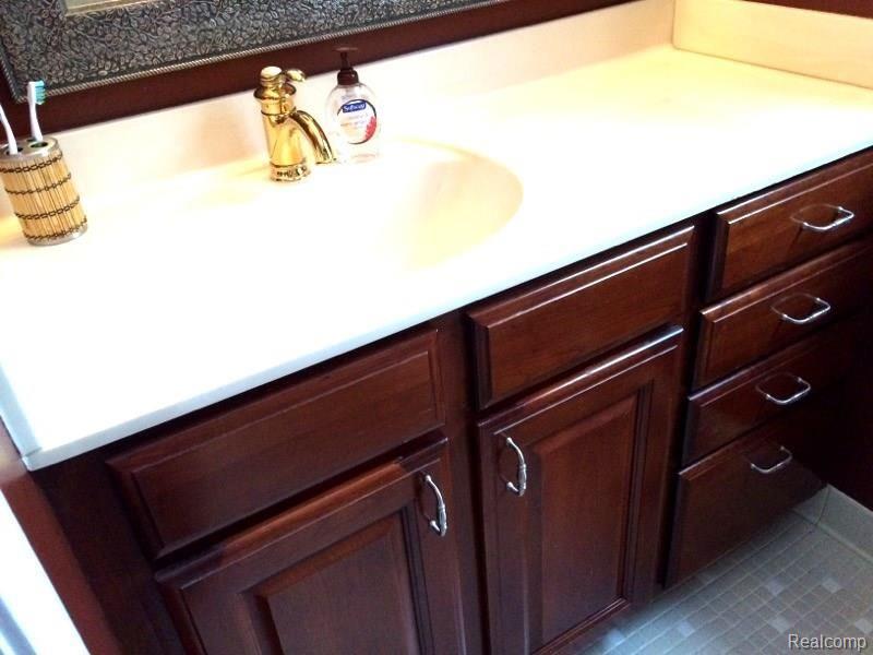 259 Whitney Drive Rochester, MI 48307 - Photo 18 of 31 IMG_0860.jpg