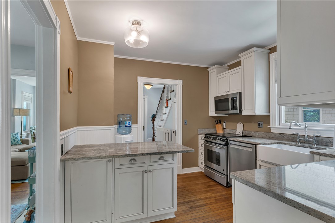 3 Sycamore Street Newport, RI 02840 - Photo 13 of 41