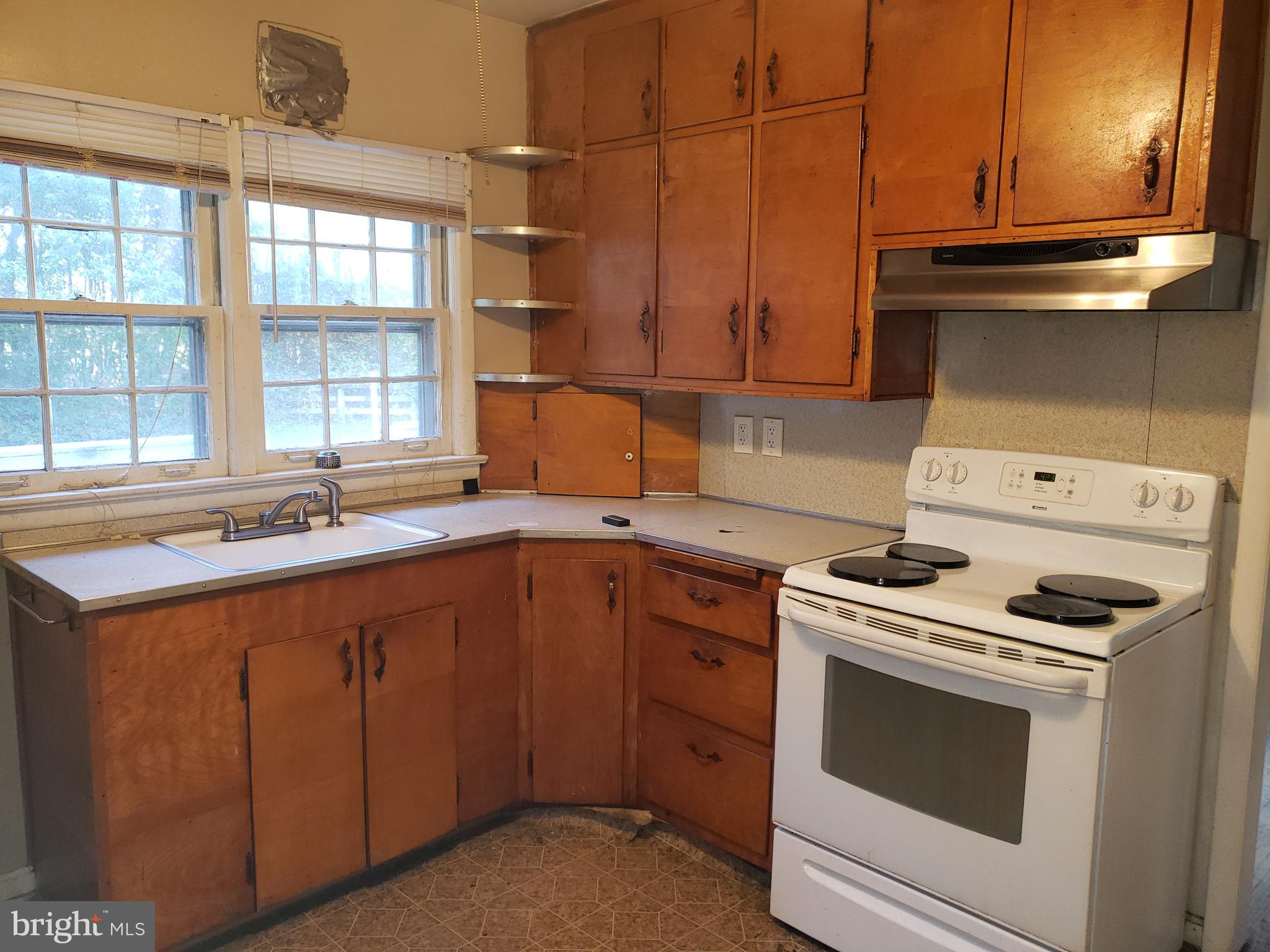5560 Germantown Road Midland, VA 22728 - Photo 12 of 41 Kitchen