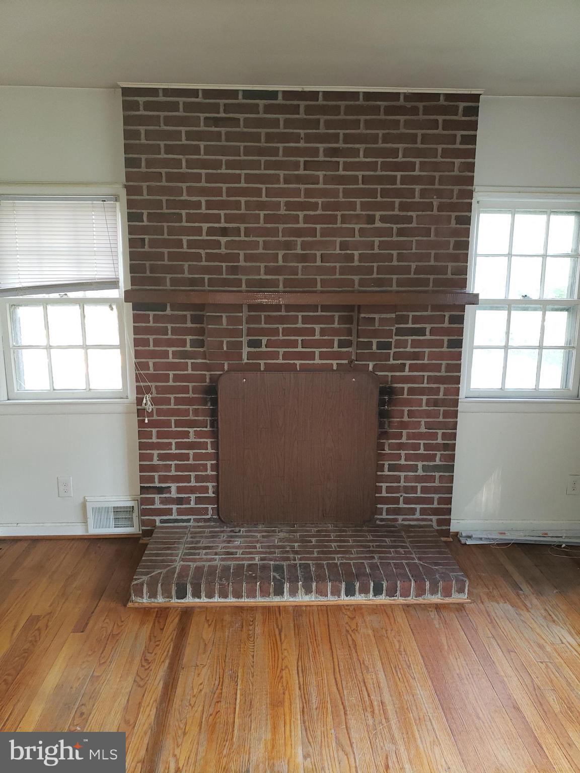 5560 Germantown Road Midland, VA 22728 - Photo 10 of 41 Fireplace
