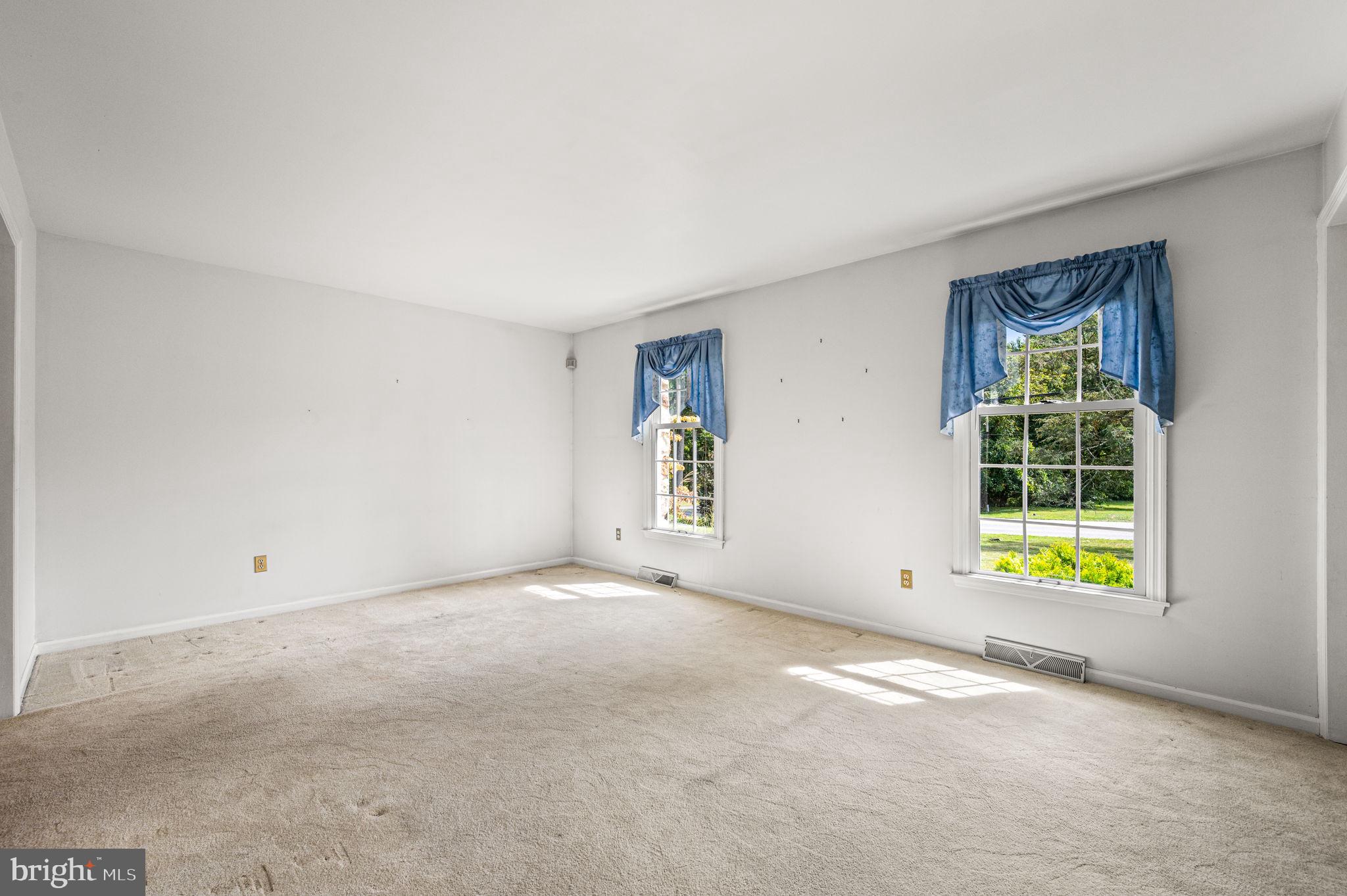23 East Knowlton Road Media, PA 19063 - Photo 39 of 40 an empty room with window