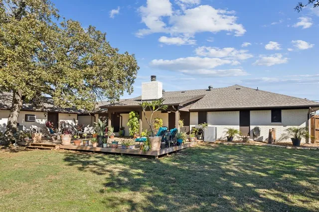 a view of a outdoor space