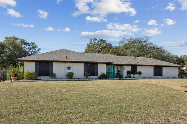 $435,000 | 109 Wood Oak Street, Joshua, TX 76058