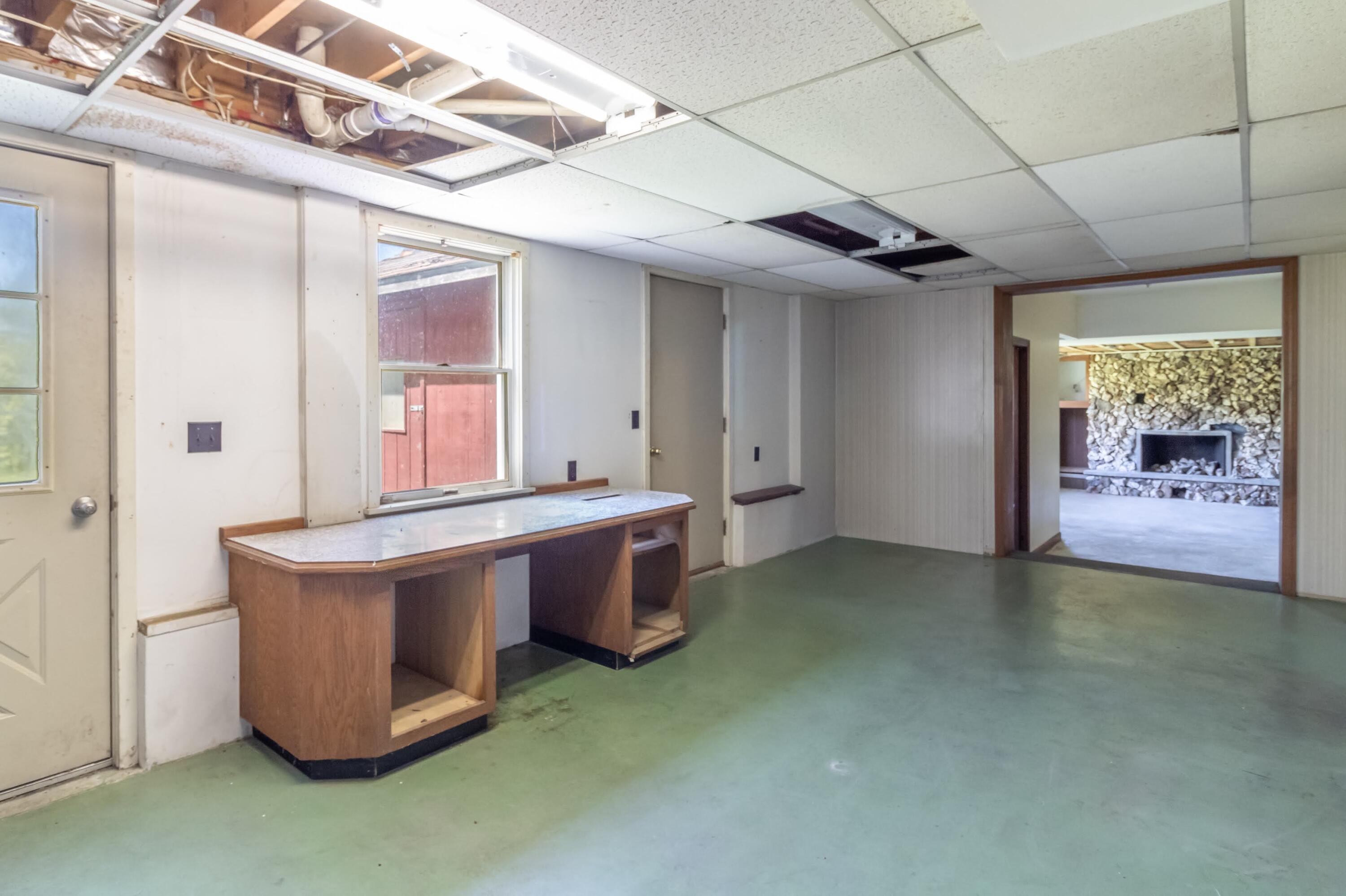 395 Front Ridge Road Orland, ME 04472 - Photo 22 of 47 395 Front Ridge Road Interiors-32