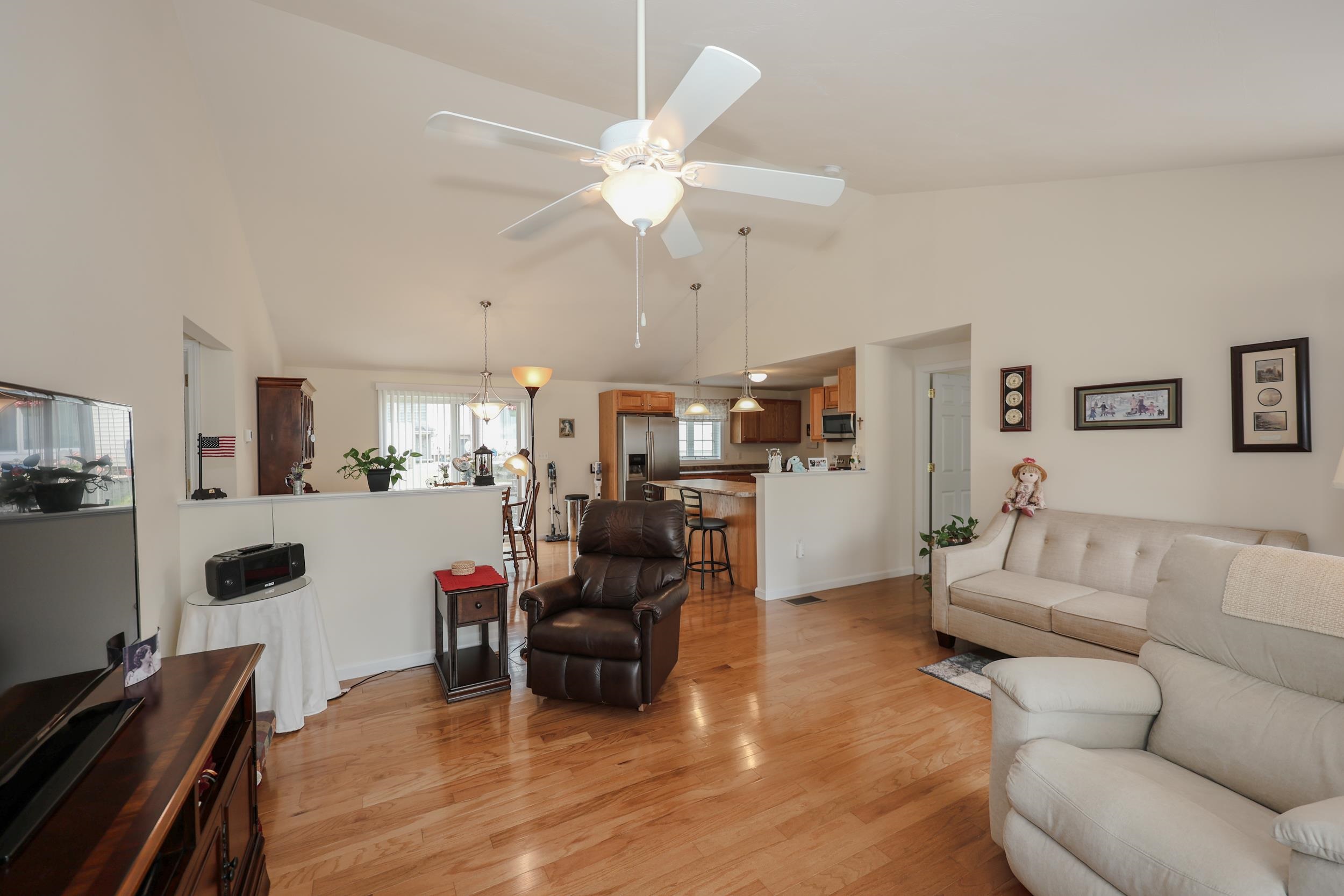8 Cedar Street, Unit 8 Hooksett, NH 03106 - Photo 15 of 34
