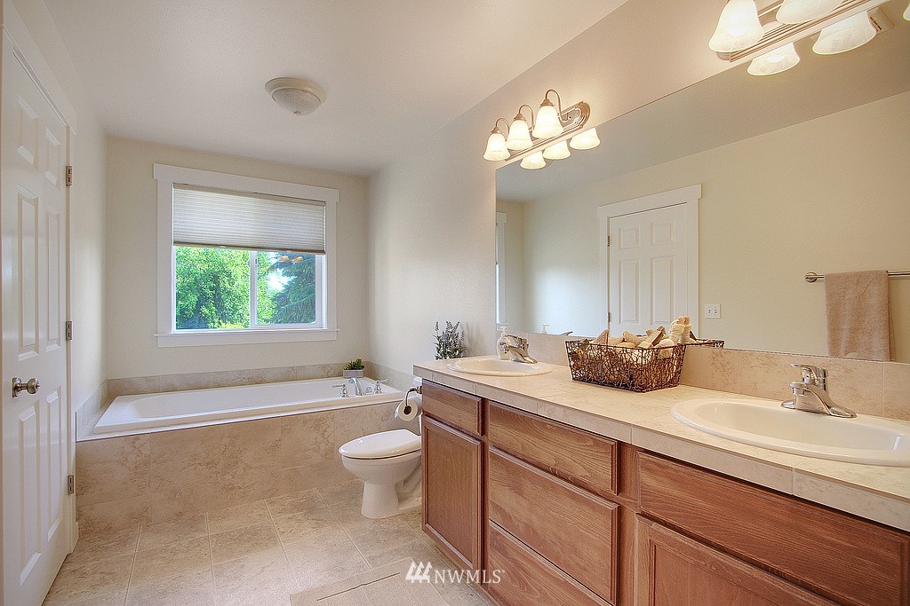 2414 Northeast 22nd Street Renton, WA 98056 - Photo 15 of 25 Gallery Image 15