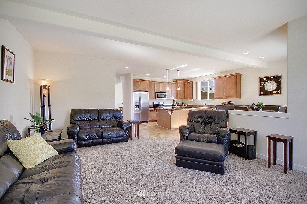 2414 Northeast 22nd Street Renton, WA 98056 - Photo 7 of 25 Gallery Image 7