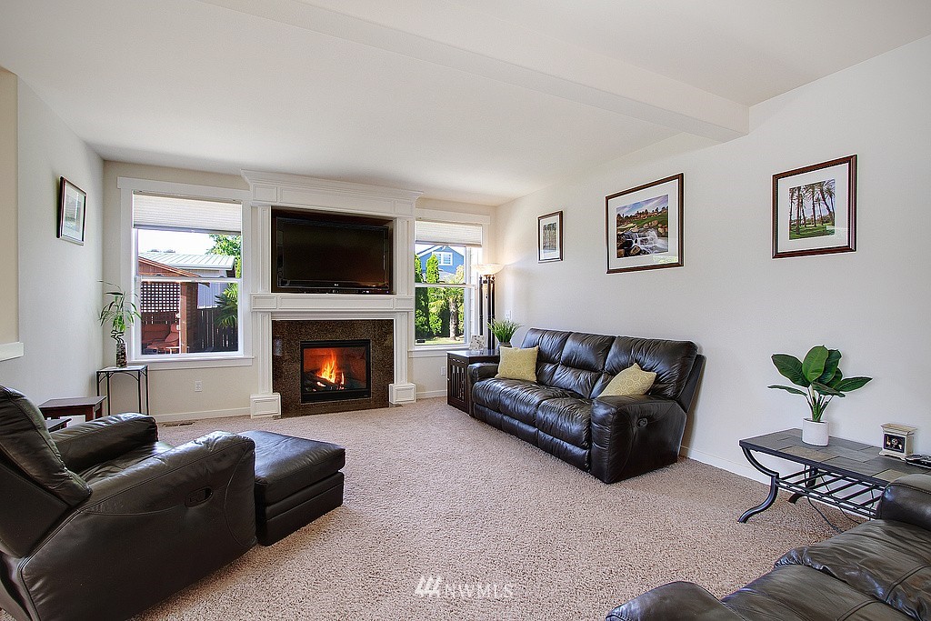 2414 Northeast 22nd Street Renton, WA 98056 - Photo 8 of 25 Gallery Image 8