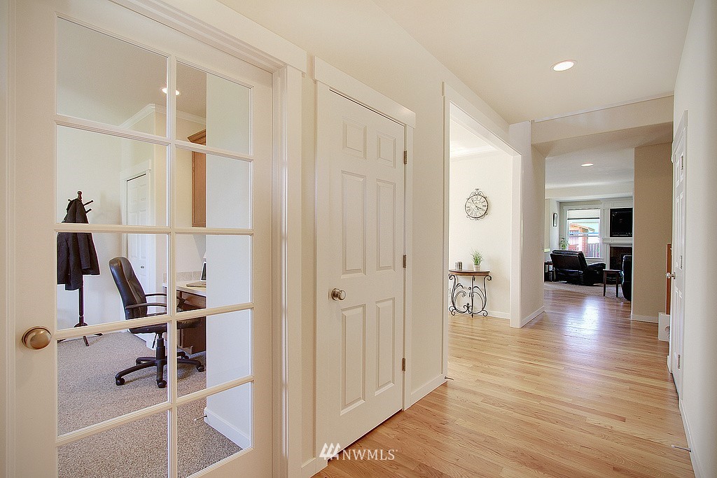 2414 Northeast 22nd Street Renton, WA 98056 - Photo 10 of 25 Gallery Image 10